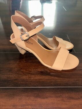 Lucky Brand  Nude Low Block Heel Leather Sandal - Classic Open Toe